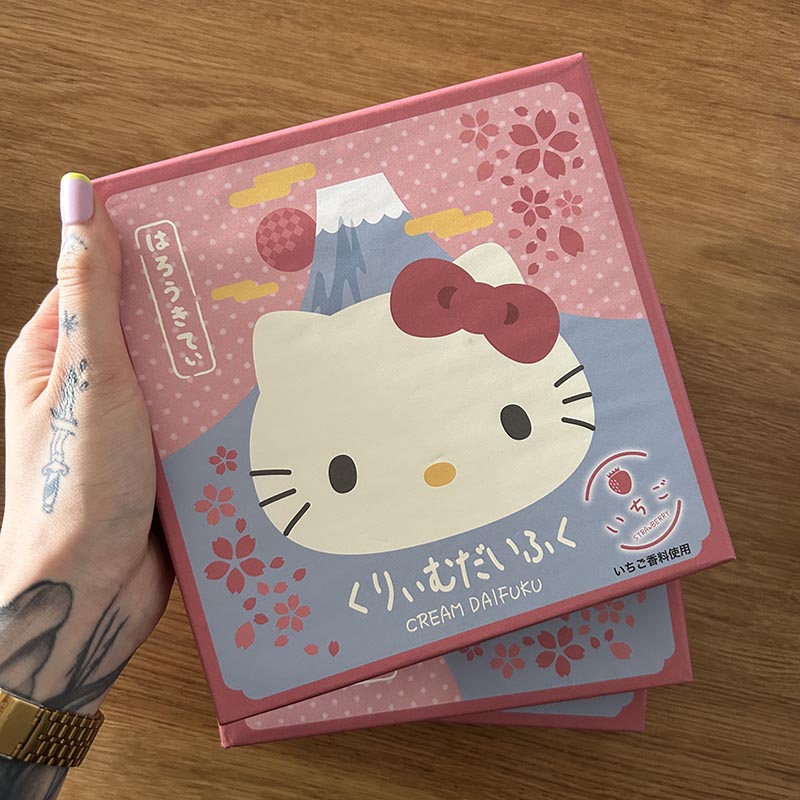 Boîte de gâteaux Hello Kitty à la fraise Daifuku