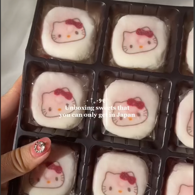 Boîte de gâteaux Hello Kitty à la fraise Daifuku